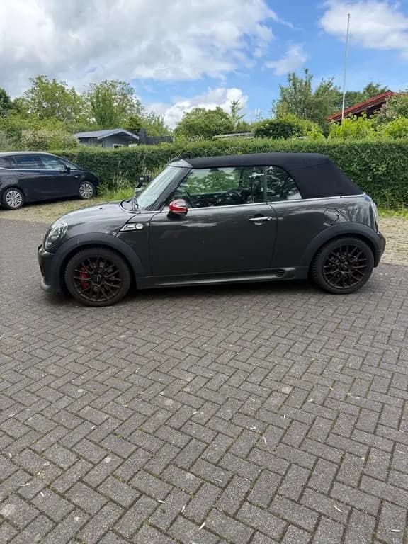 Main__Slider__Photo:MINI John Cooper Works Cabrio John Cooper Works Chili 04/2015-0