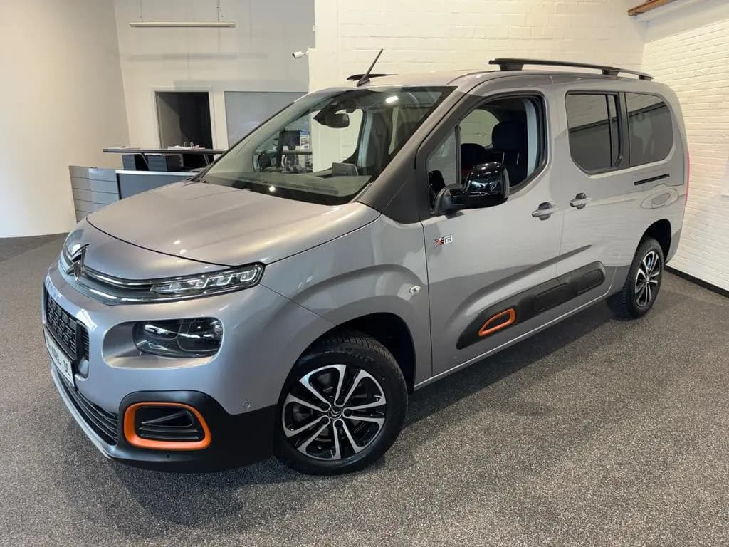 Main__Slider__Photo:Citroën Berlingo Shine XL XTR AUTOMATIK 7 SITZER 03/2023-0