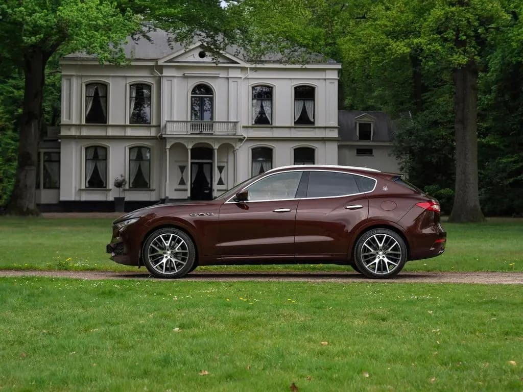 Main__Slider__Photo:Maserati Levante 3.0 V6 S AWD GranLusso | Sublieme samens 06/2016-0