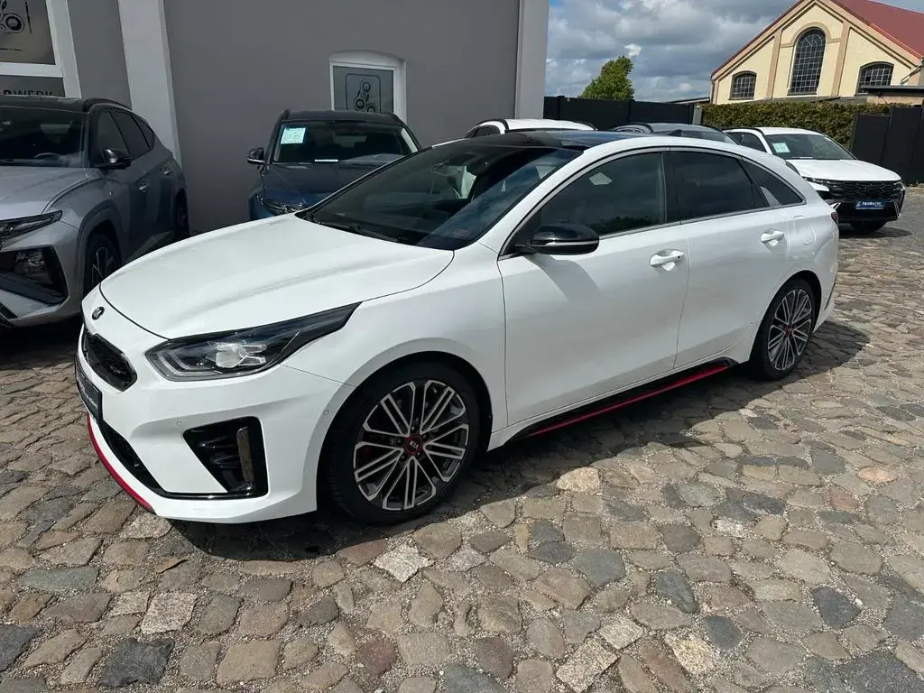 Main__Slider__Photo:Kia pro cee'd / ProCeed ProCeed 1.6 T-GDI DCT7 OPF GT-Line Navi,Pano,LED 08/2019-1