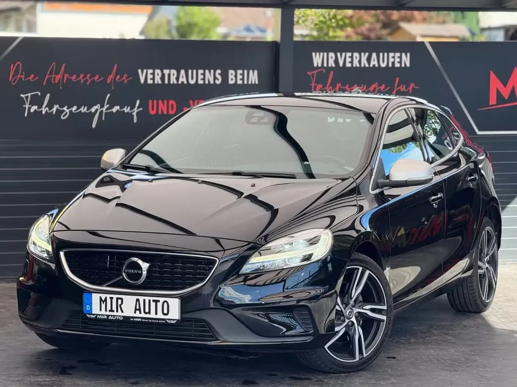Main__Slider__Photo:Volvo V40 Momentum 12/2016-0