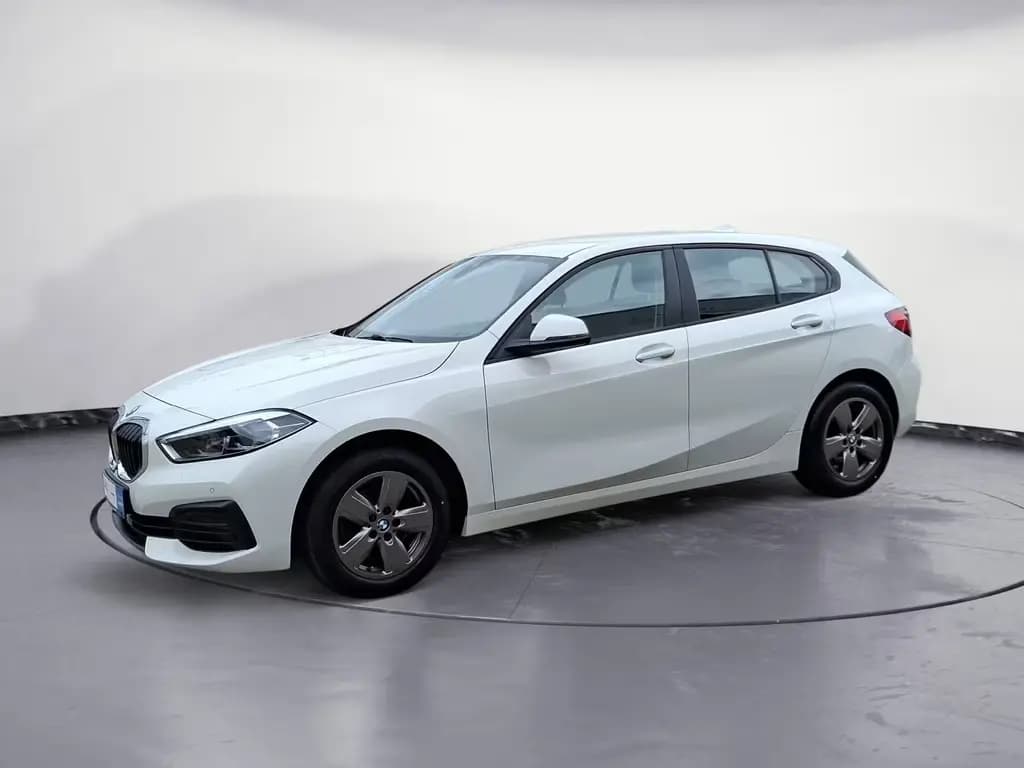 Main__Slider__Photo:BMW 118 i Advantage Klimaaut. PDC Sitzhzg. Vorn 06/2021-0