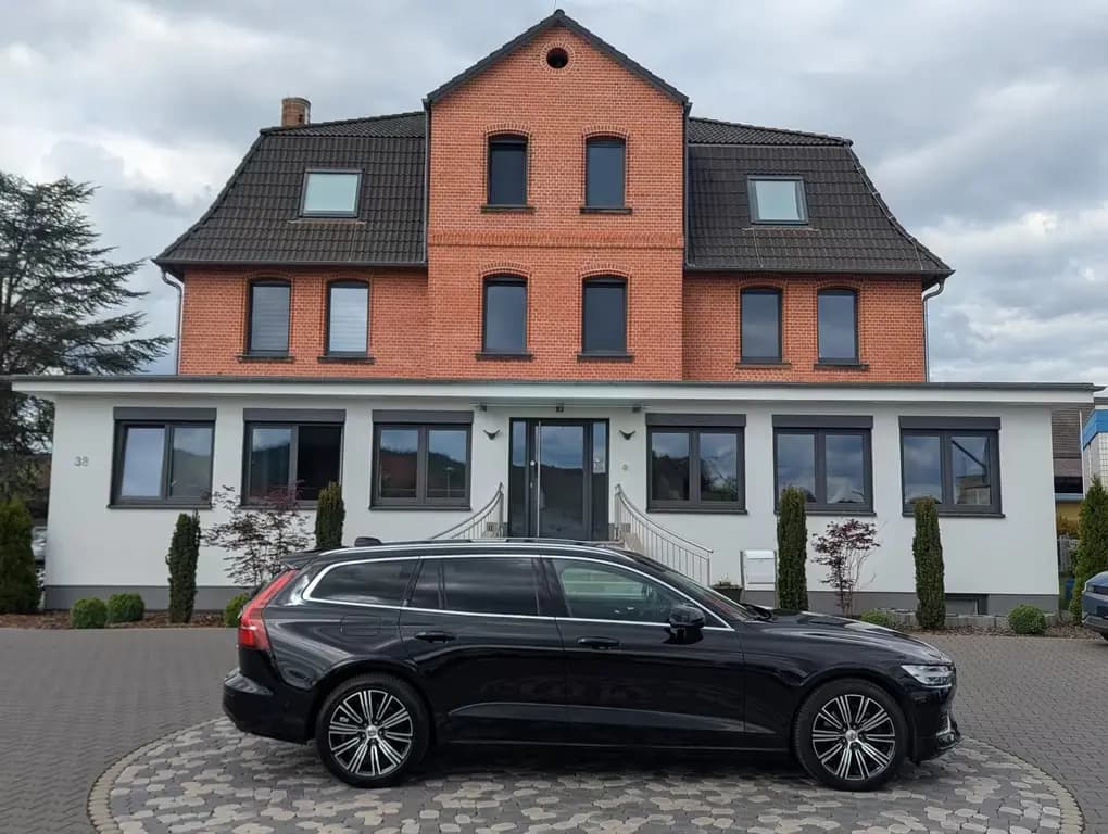 Main__Slider__Photo:Volvo V60 Inscription PANO LED ACC MEMORY H&R AHK 360° 01/2022-0