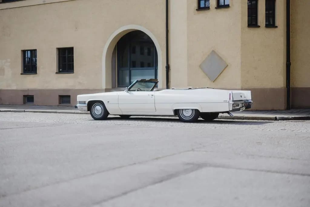 Main__Slider__Photo:Cadillac Deville in sehr schönem Zustand 06/1969-0