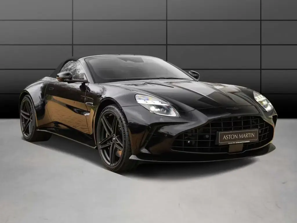 Main__Slider__Photo:Aston Martin V8 Vantage Roadster null-1