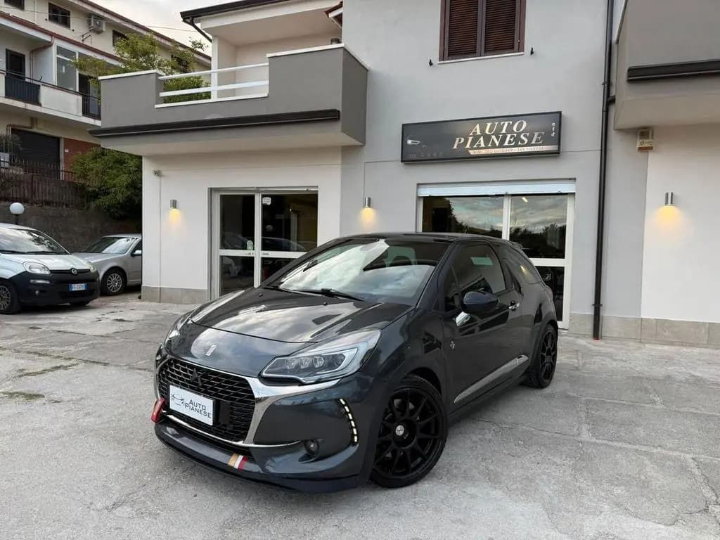 Main__Slider__Photo:DS Automobiles DS3 1.6 THP Performance 208CV Black Special 06/2017-0