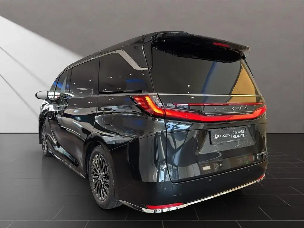 Main__Slider__Photo:Lexus LM 350h Luxury 04/2026-1