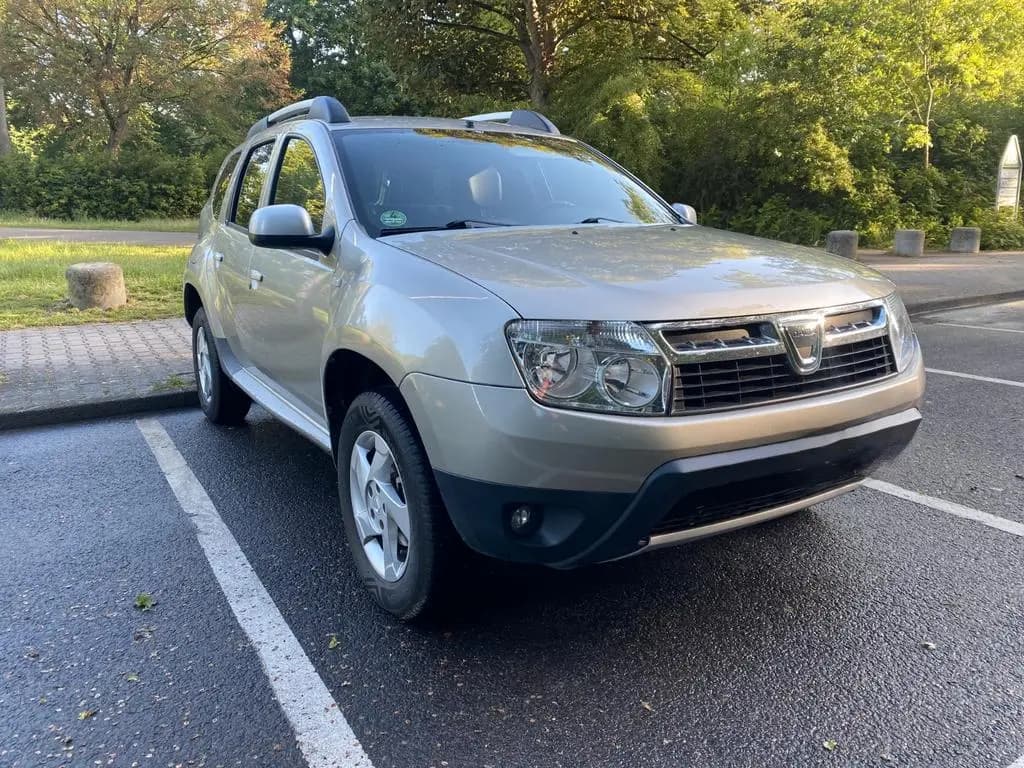 Main__Slider__Photo:Dacia Duster 1.6 nur 62.338km gelaufen 02/2012-0