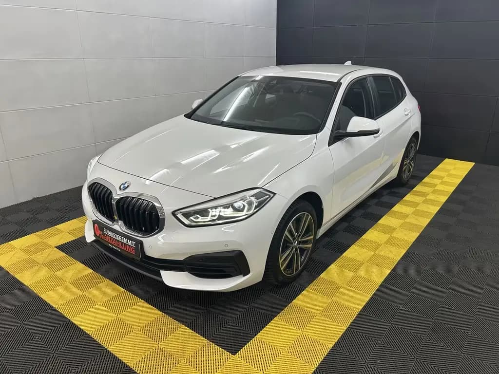 Main__Slider__Photo:BMW 120 i Advantage+LED+KAM+Nav+Temp+Digitales Kombi 03/2021-0