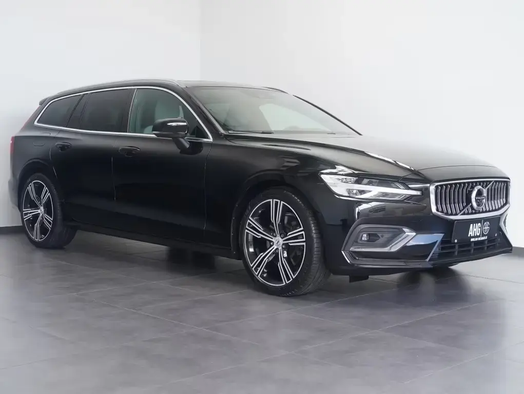 Main__Slider__Photo:Volvo V60 Kombi B4 B Plus Bright LED/PANO/LM19"/360° 03/2022-1