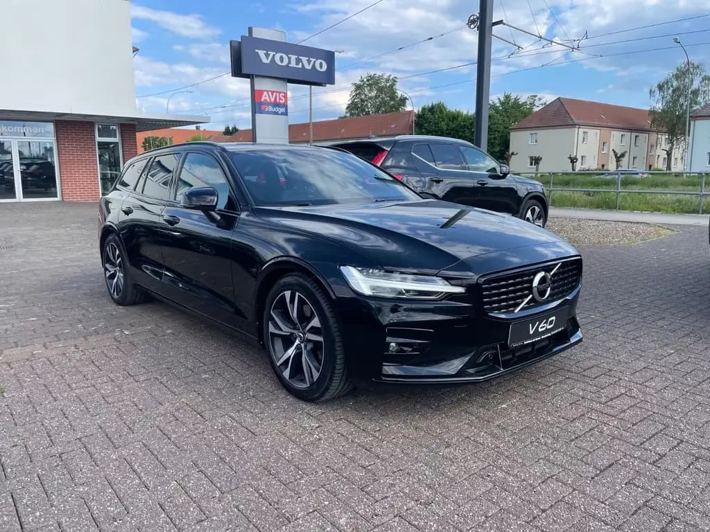Main__Slider__Photo:Volvo V60 B4 D R Design Aut. Cam AHK H&K Sound ACC 01/2022-0