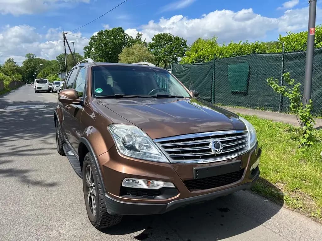 Main__Slider__Photo:Ssangyong REXTON Rexton W Quartz 4WD 7 SITZPLÄTZE 01/2016-0