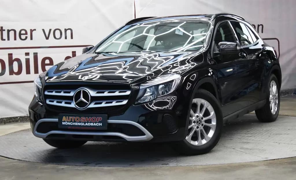 Main__Slider__Photo:Mercedes-Benz GLA 180 *Tüv&Inspektion Neu*Navi*62.Tkm*Leder* 11/2019-0