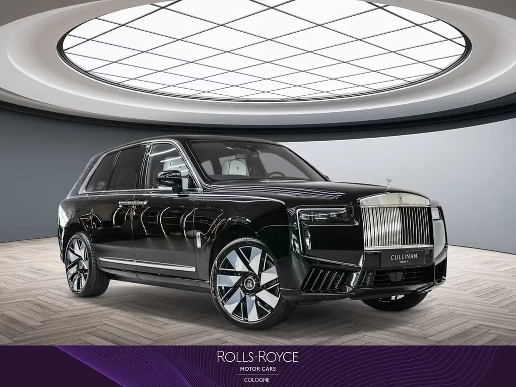 Main__Slider__Photo:Rolls-Royce Cullinan null-0
