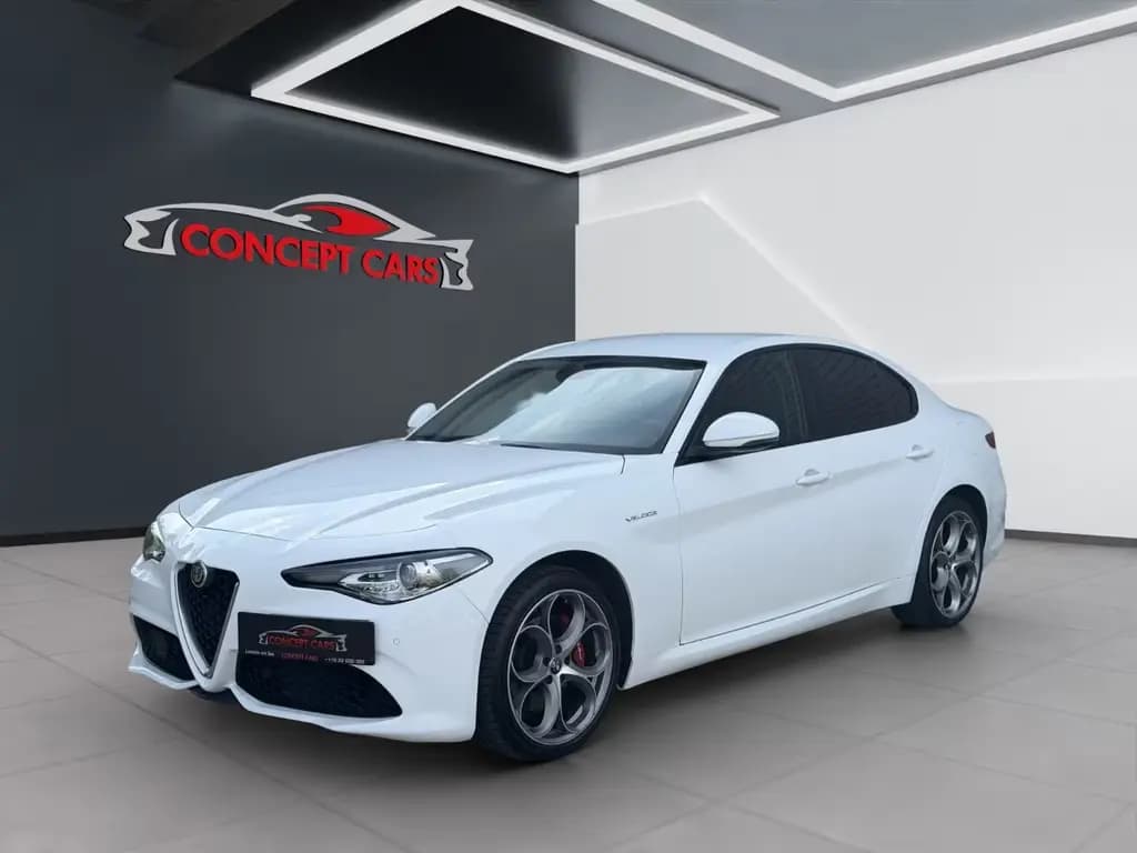 Main__Slider__Photo:Alfa Romeo Giulia Veloce Q4 *Leder Navi Kamera SHZ ACC* 03/2019-0