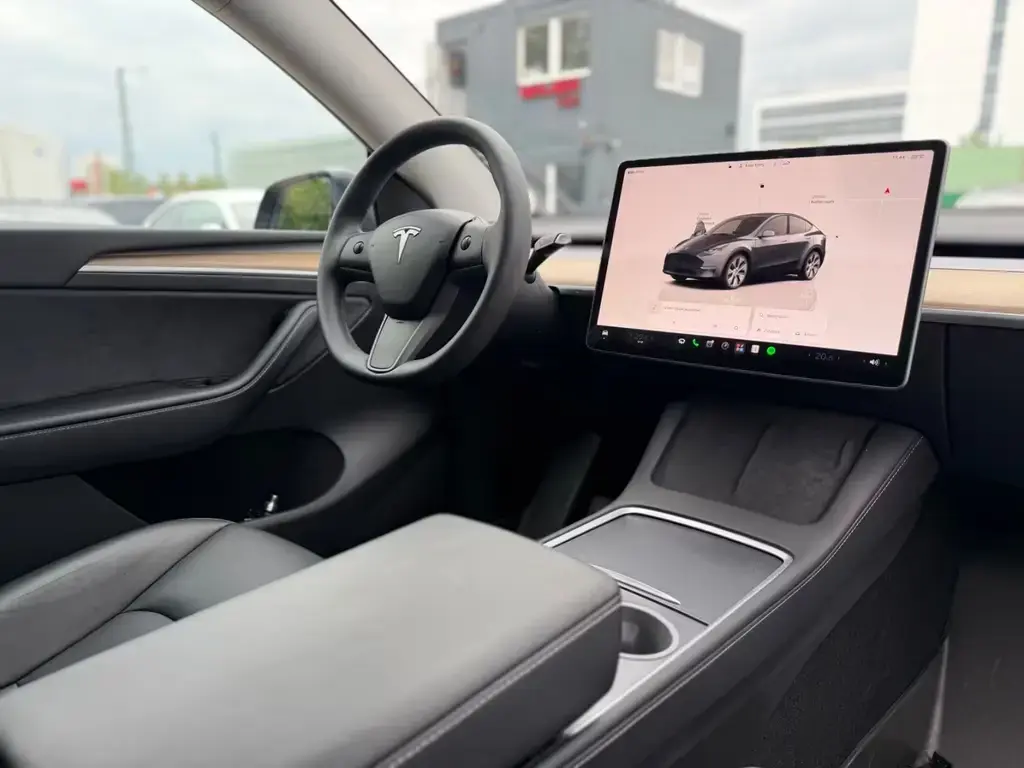 Main__Slider__Photo:Tesla Model Y RWD*LEDER*AUTOPILOT*SUBWOOFER*ACC*LED 06/2023-1