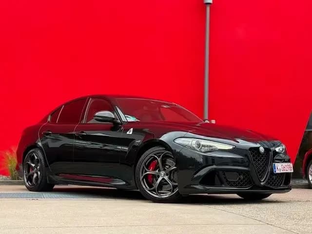 Main__Slider__Photo:Alfa Romeo Giulia Quadrifoglio*DT Auto*Carbon*NO OPF*H&K 06/2017-0