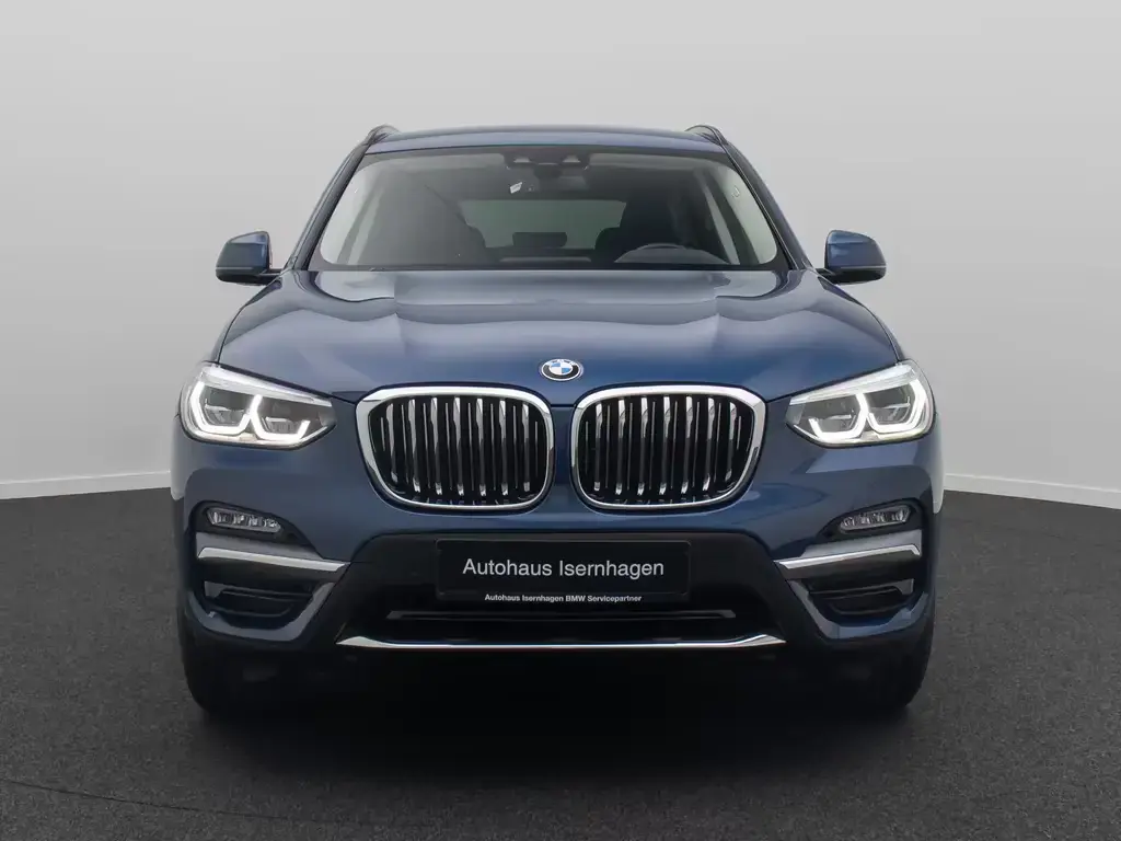 Main__Slider__Photo:BMW X3 xD20d Luxury Line Kamera AHK HUD Alarm 19Zoll 01/2019-1