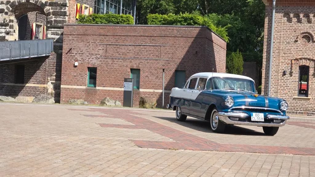 Main__Slider__Photo:Pontiac Other Chieftain V8 Deluxe 07/1955-0
