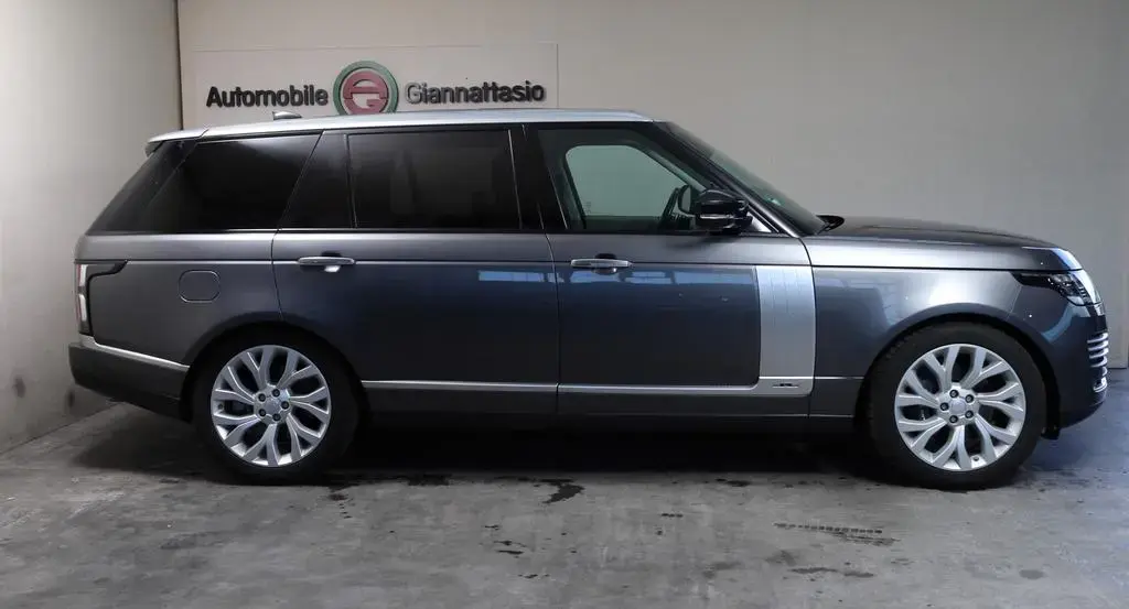 Main__Slider__Photo:Land Rover Range Rover Autobiography LWB*Lang*TV*Laser 05/2018-1