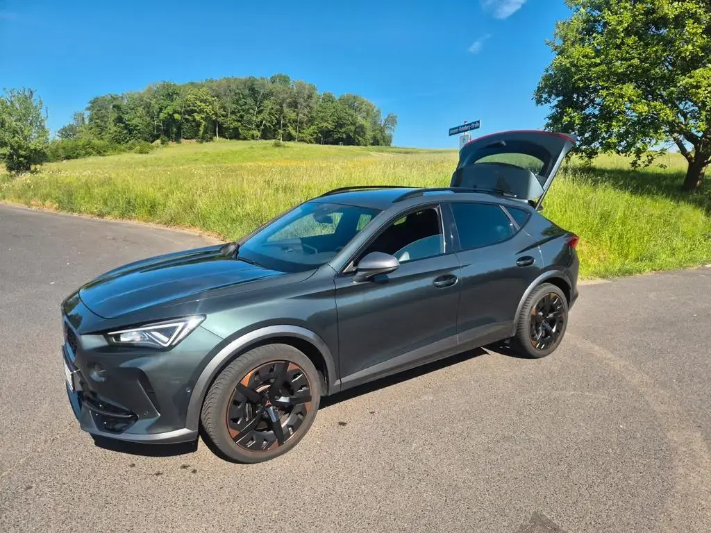 Main__Slider__Photo:Cupra Formentor 2.0 TSI 228kW VZ 4Drive DSG VZ 02/2021-1