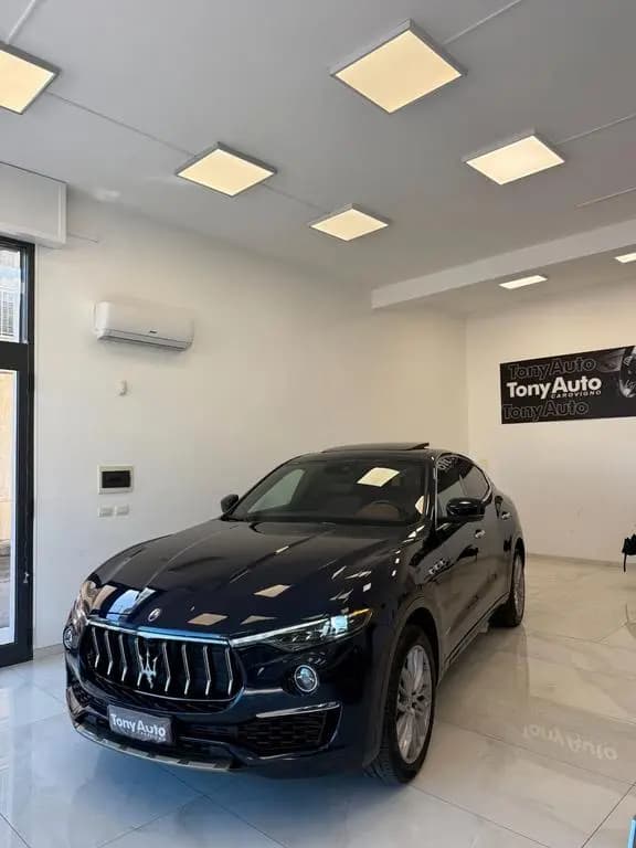 Main__Slider__Photo:Maserati Levante 3.0 V6 Granlusso 250cv auto TET 12/2020-0