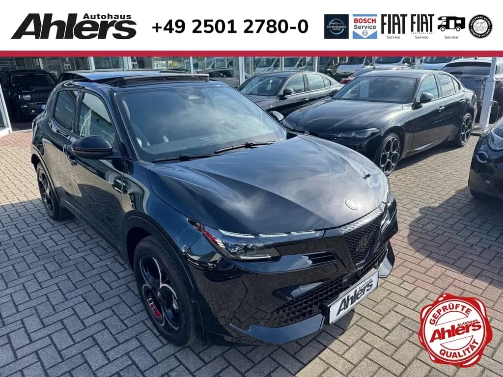 Main__Slider__Photo:Alfa Romeo Junior Ti Ibrida+SCHIEBEDACH+MATRIX+NAVI+ELSITZE 05/2026-0