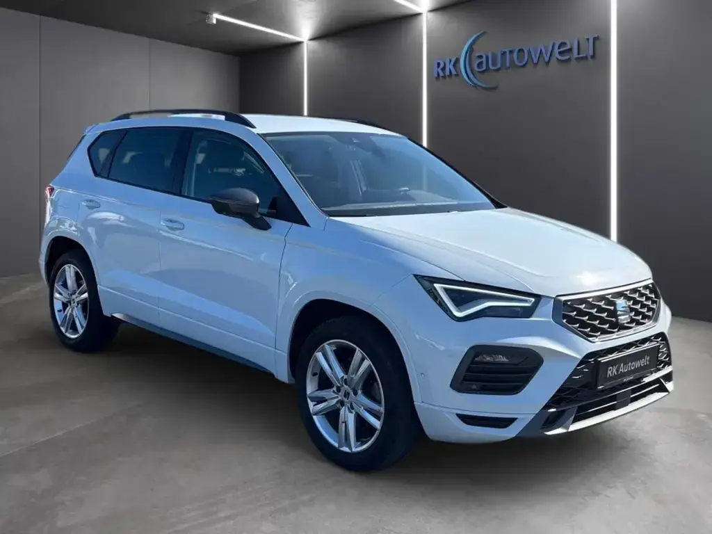 Main__Slider__Photo:Seat Ateca 2.0 TSI FR 4Drive LED Navi AHK Beats eSitz 06/2023-1