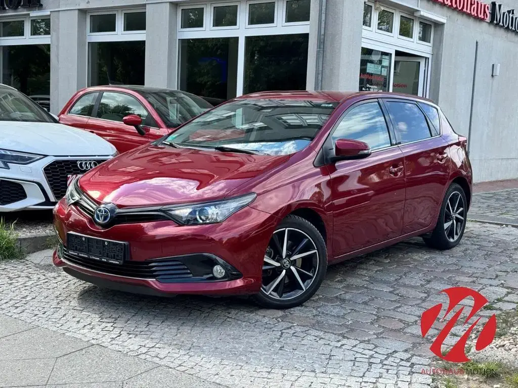 Main__Slider__Photo:Toyota Auris Hybrid Team D Kamera Kollisionswarner Spur 12/2018-1