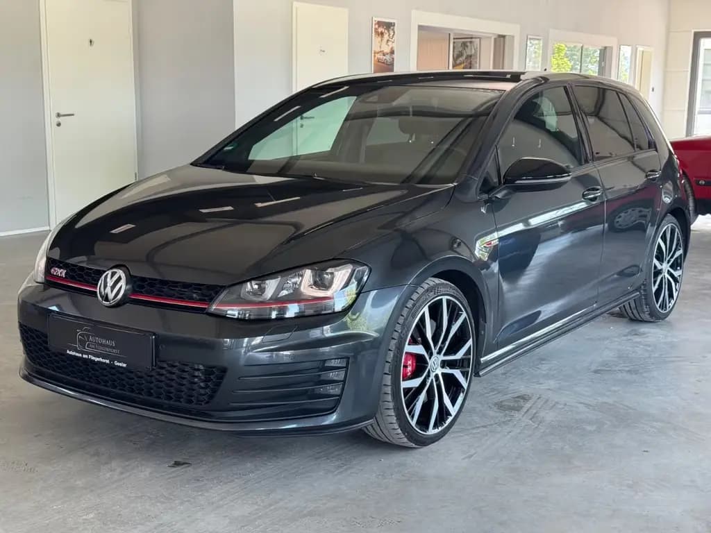 Main__Slider__Photo:Volkswagen Golf VII Lim. GTI Performance 221 kW/Bi-Xenon 03/2015-0