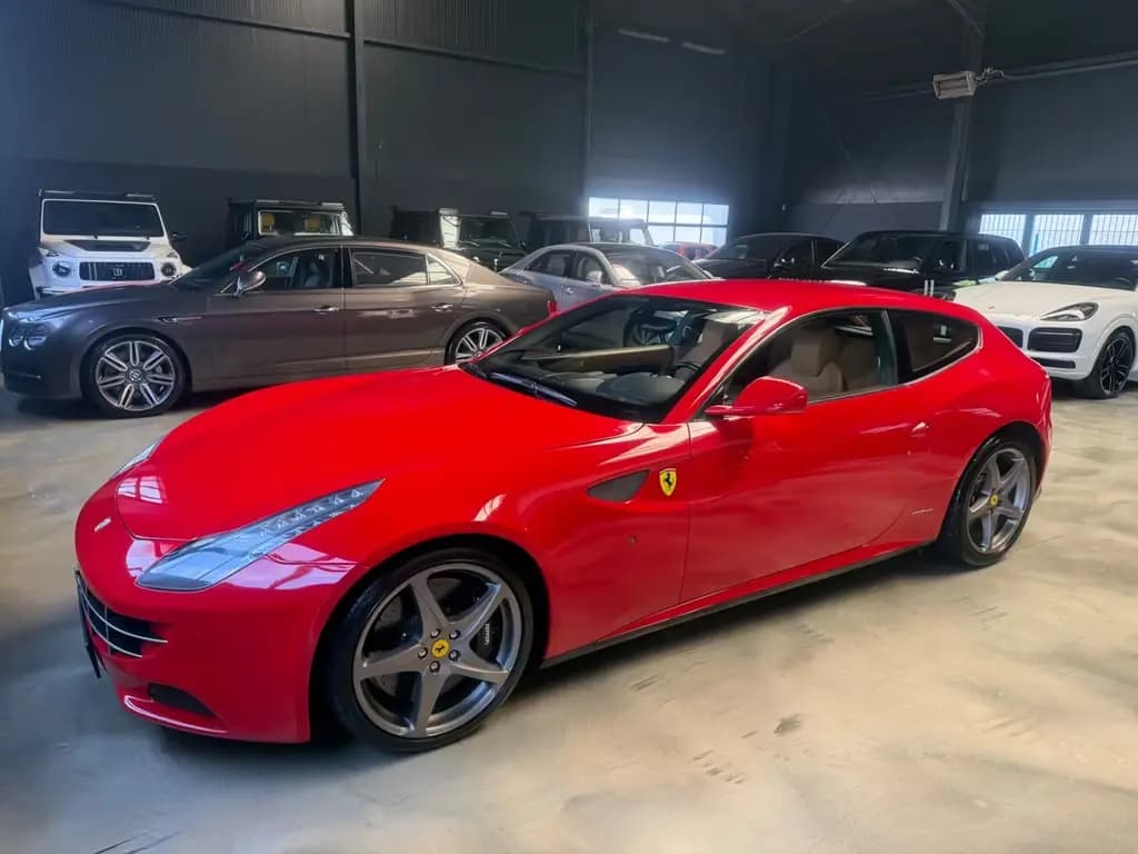 Main__Slider__Photo:Ferrari FF 6,3 V12 4x4 CARBON/ROSSO CORSA/UNFALLFREI 10/2011-0