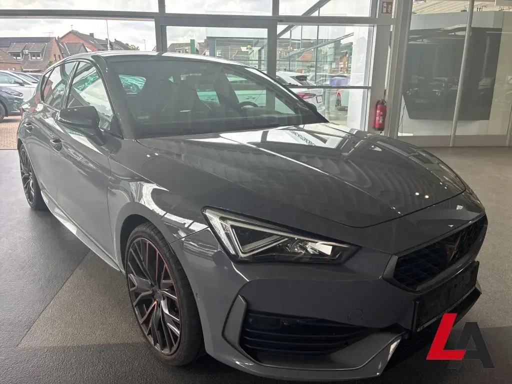 Main__Slider__Photo:Cupra Leon VZ e-HYBRID 1,4 245 PS NAVI PANORAMA VOLL L 05/2022-1