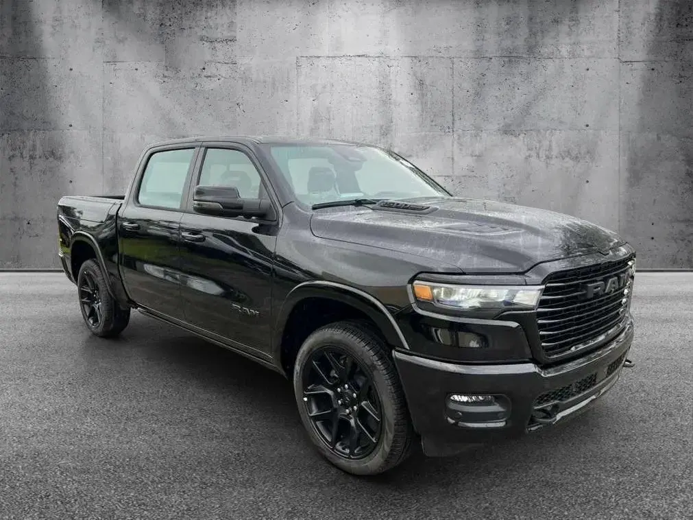 Main__Slider__Photo:Dodge RAM 2025 Ram 1500 Laramie Crew Cab 4X4 3.0L V6 null-1