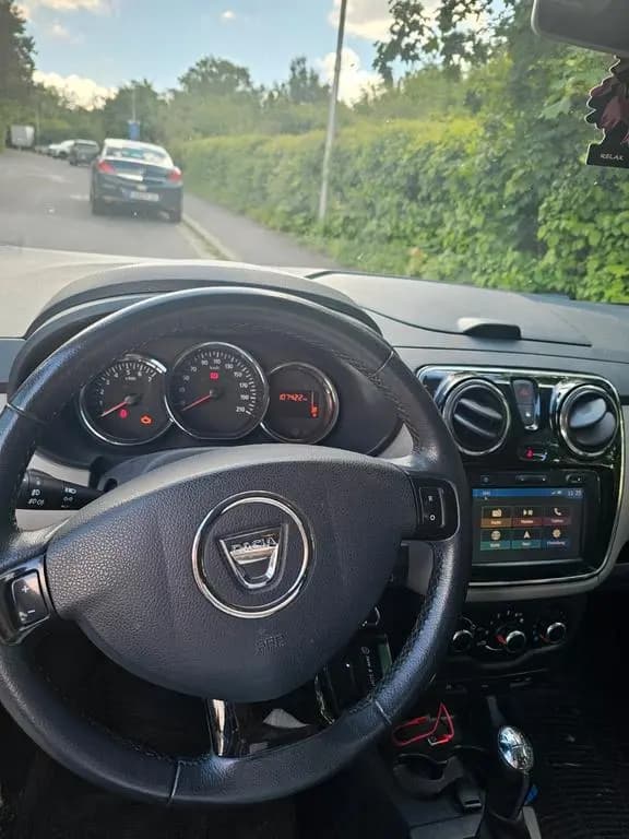 Main__Slider__Photo:Dacia Lodgy TCe 115 Comfort Comfort 06/2016-0