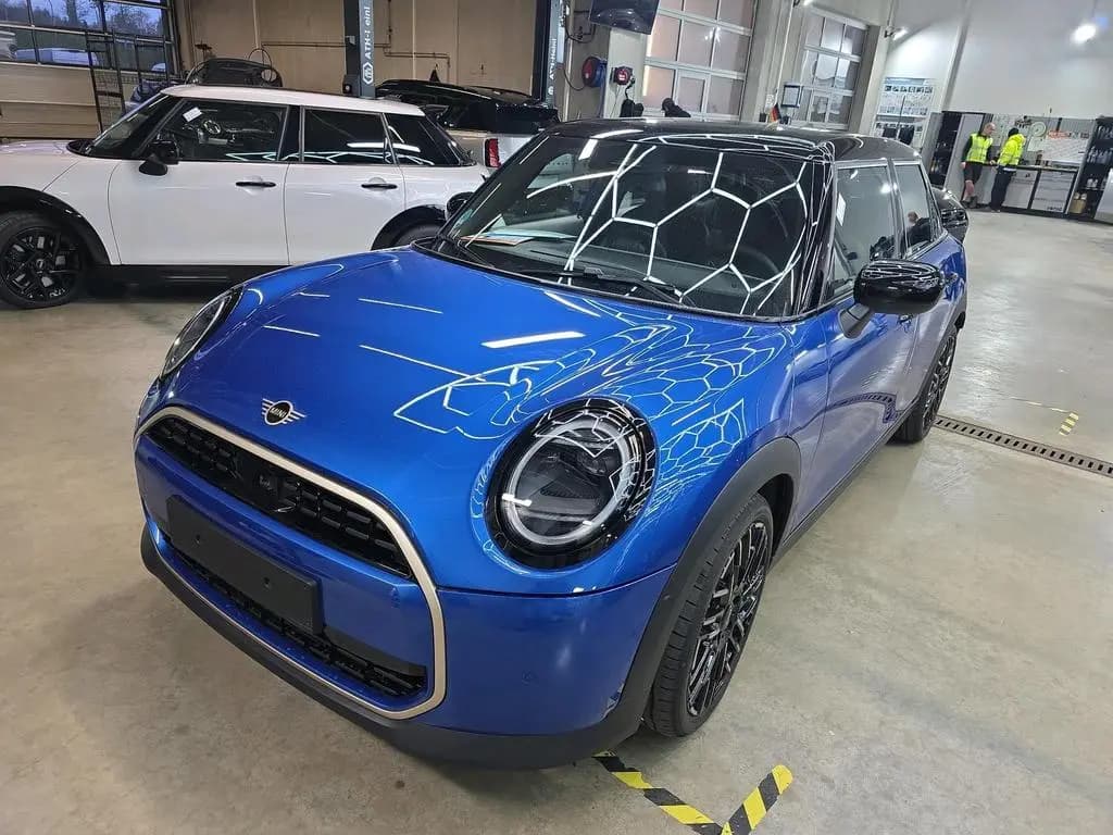 Main__Slider__Photo:MINI Cooper C 5-Türer 04/2025-0