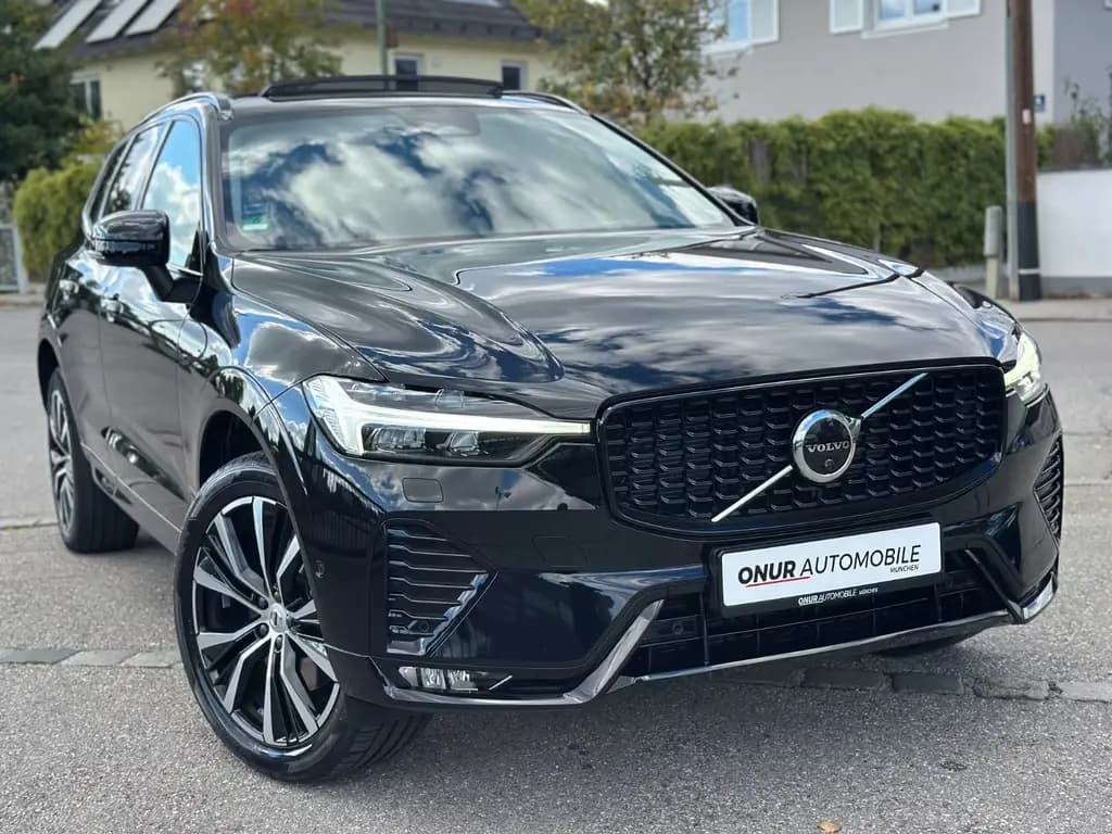 Main__Slider__Photo:Volvo XC60 Ultimate Dark AWD Leder HuD Pano B&W 360° 08/2022-0