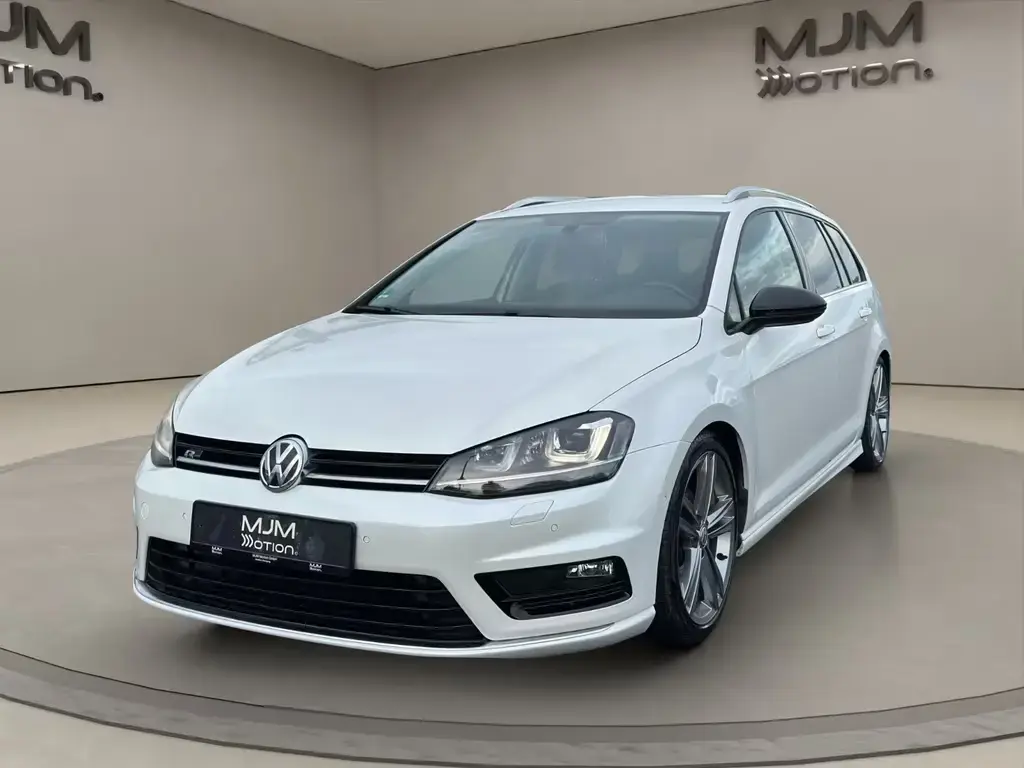 Main__Slider__Photo:Volkswagen Golf VII Variant Highline Xenon Scheckheft 11/2014-1