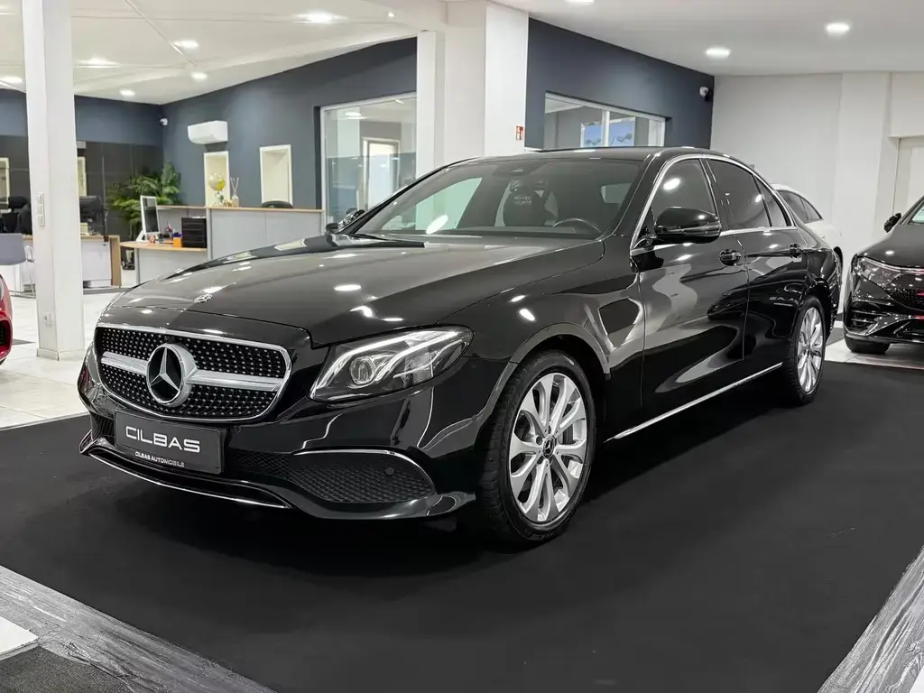 Main__Slider__Photo:Mercedes-Benz E 200 Avantgarde 9G*WIDE*AMBIENTE*LEDER*KAM*TOTW 01/2019-1