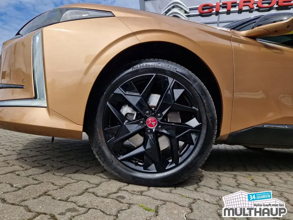 Main__Slider__Photo:DS Automobiles DS4 DS E-Tense 225 Performance Line StandHZG 04/2022-1