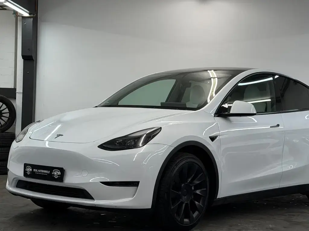 Main__Slider__Photo:Tesla Model Y Long Range Dual AWD Maximal Reichweite 02/2023-1