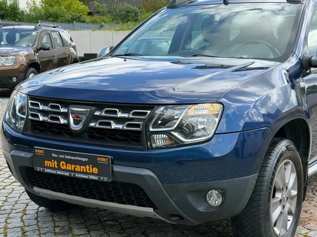 Main__Slider__Photo:Dacia Duster Laureate 1.6 4x4 Allrad 1.Vorbesitz Klima 10/2016-0