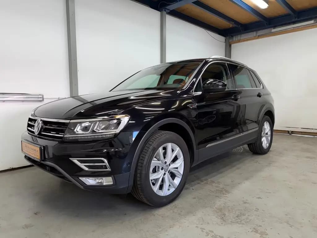 Main__Slider__Photo:Volkswagen Tiguan 2.0 TSI DSG BMT 4MOTION Highline 1.HAND 09/2016-0