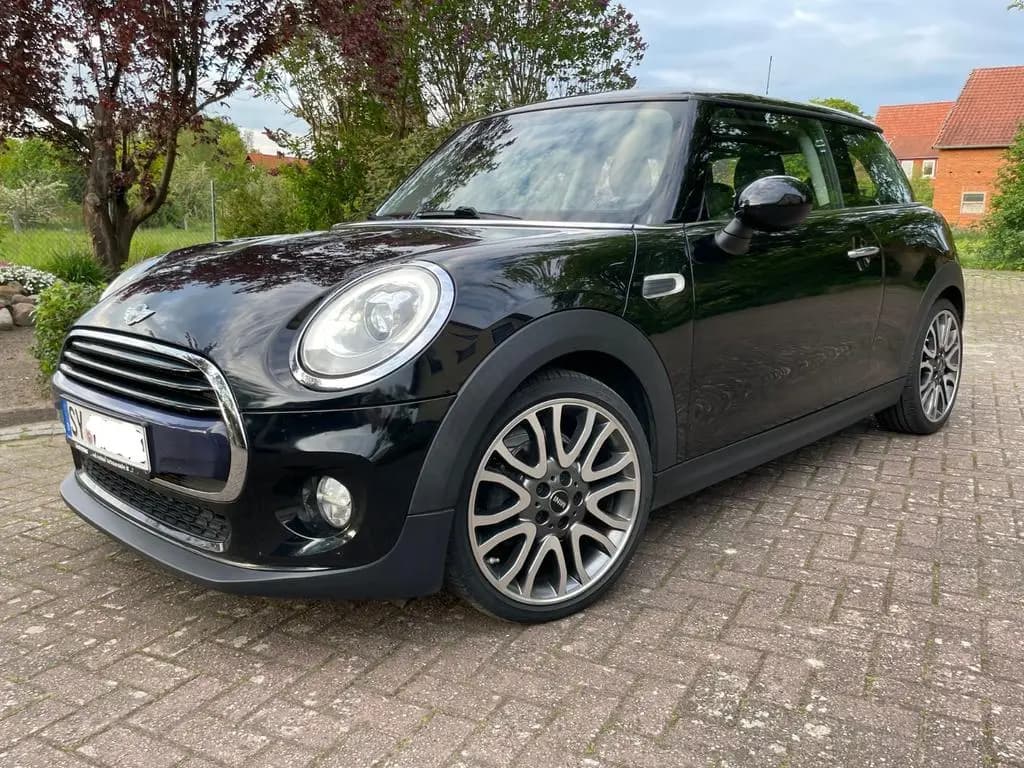 Main__Slider__Photo:MINI Cooper Panorama-Glasdach Leder 04/2017-0