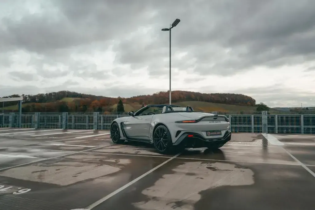 Main__Slider__Photo:Aston Martin V12 Vantage Roadster - 1-of-249, Apex Gray 08/2024-1