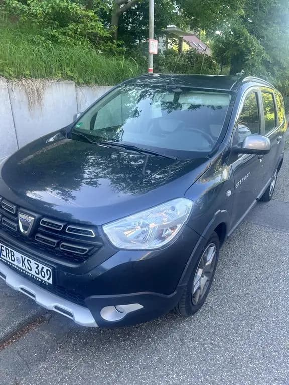 Main__Slider__Photo:Dacia Lodgy Blue dCi 115 Stepway Stepway 07/2021-0