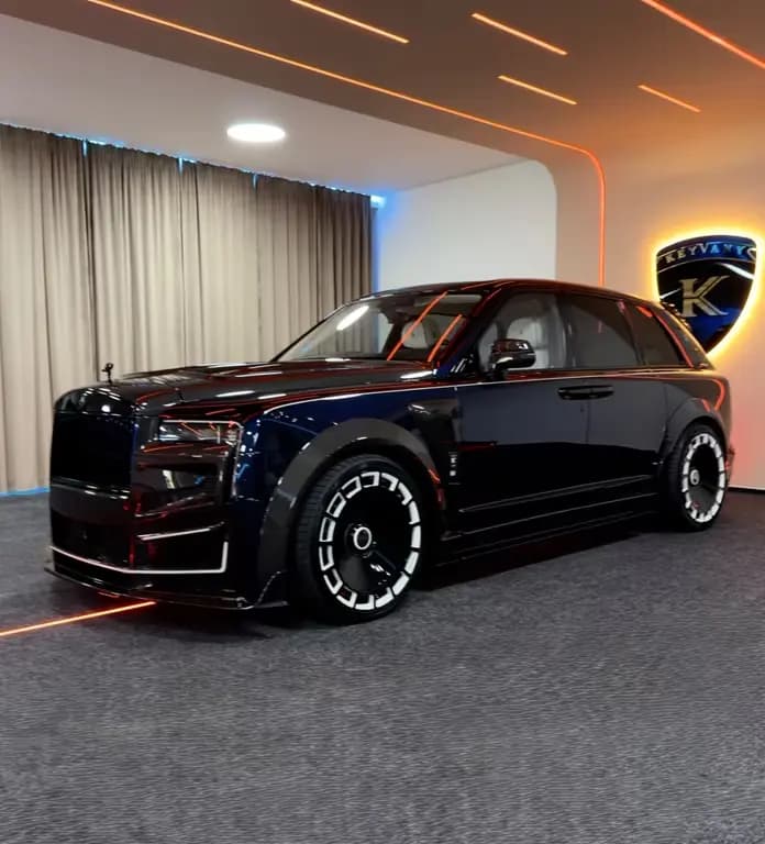 Main__Slider__Photo:Rolls-Royce Cullinan II/KEYVANY/4SEAT/TV/STARLGHT! 07/2025-0