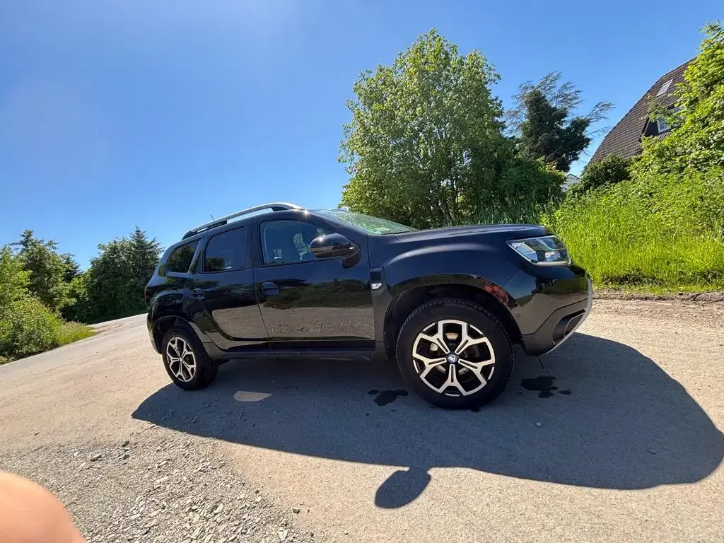 Main__Slider__Photo:Dacia Duster TCe 150 2WD Celebration Celebration 04/2021-1