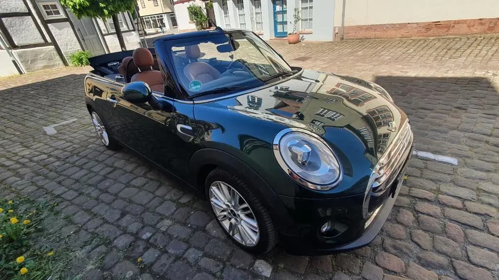 Main__Slider__Photo:MINI Cooper D Cabrio Cooper 02/2017-0