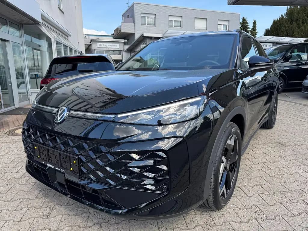 Main__Slider__Photo:Volkswagen T-Roc R-Line 1.5 eTSI DSG  -AHK- 04/2026-0