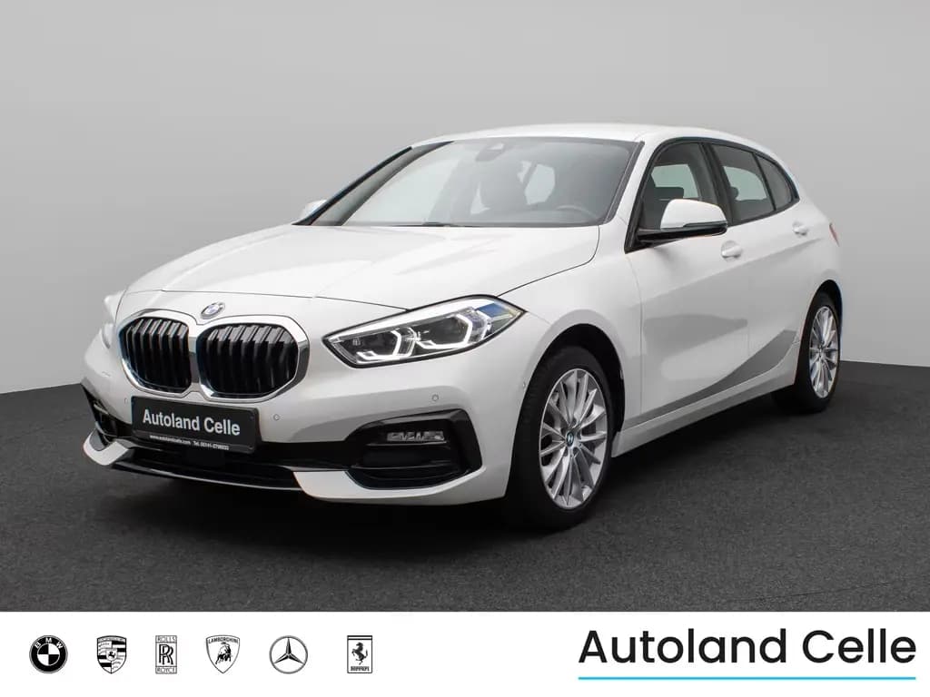 Main__Slider__Photo:BMW 118 i SportLine Kamera DAB Lenkrhzg Komfort Alarm 03/2023-0